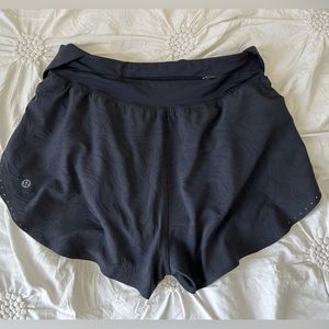 Lululemon Fast and Free high rise short 2” in black size 4